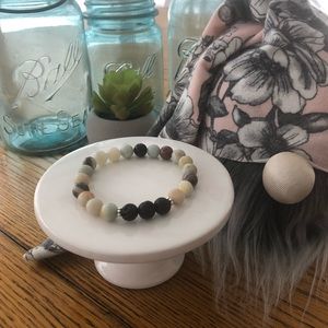 Essential oil diffusing bracelets